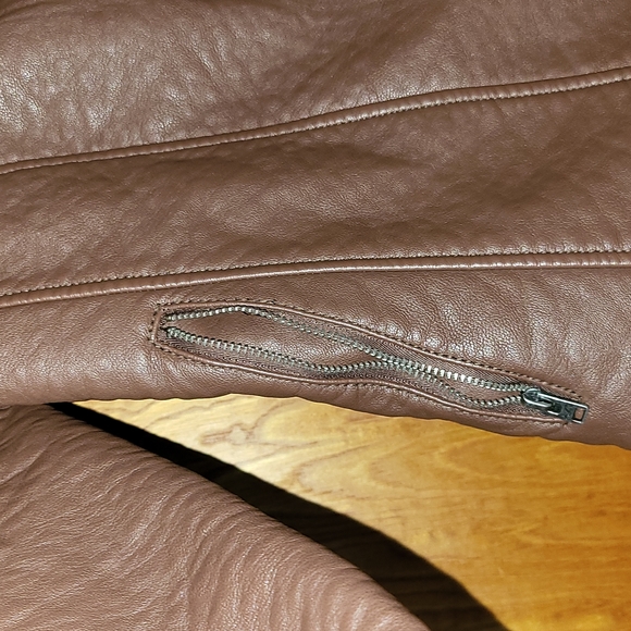 Hollister Faux leather jacket with Faux fur collar - Picture 4 of 14